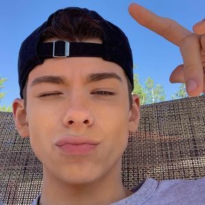 Meet your Posher, Dylan